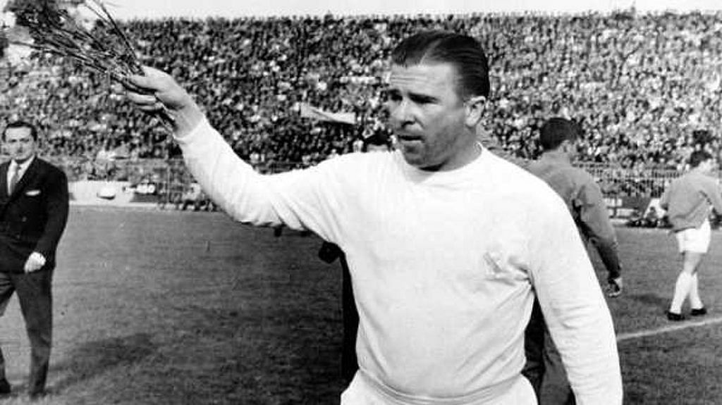 Ferenc Puskas bagged 14 goals in El Clasico, as also Francisco Gento and Cesar Rodriguez.